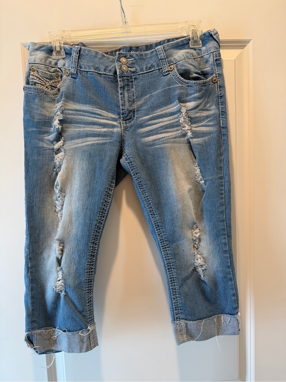 Amethyst Jeans Light Blue Distressed Capri Jeans